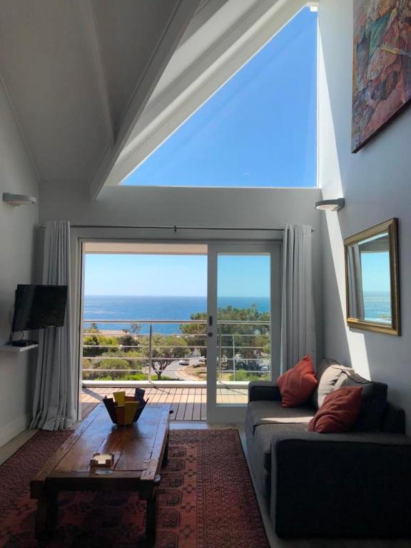 Bright Camps Bay Loft With Stunning Views And Shared Pool Cidade Do Cabo Exterior foto